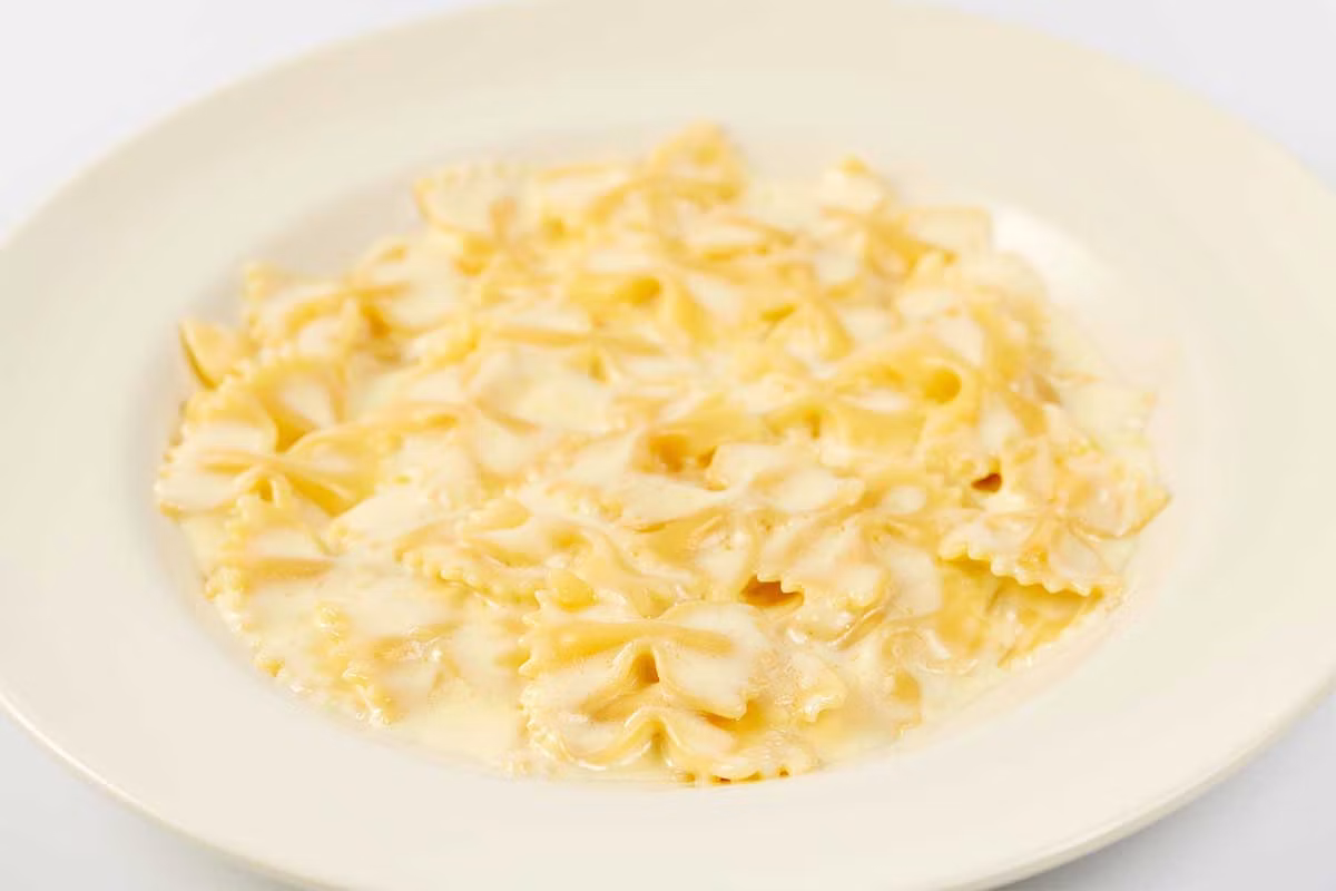 Kids' Pasta with Alfredo Sauce - The Cheesecake Factory Menu Prices 2026